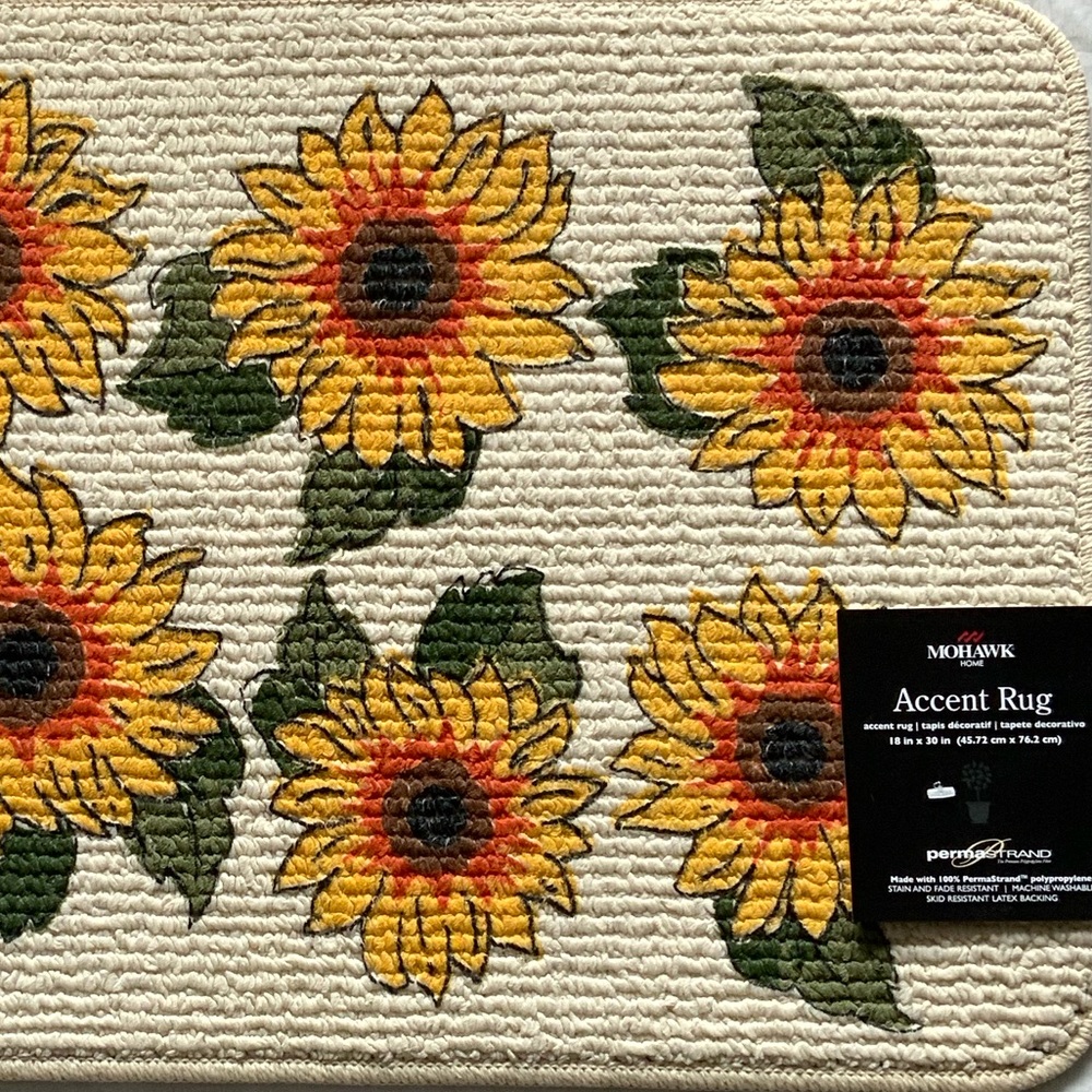 !!!  SOLD!!  Mohawk Sunny Sunflower Nature Trends Accent Rug 18" x 30" - Picture 4 of 6